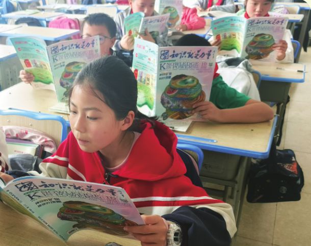 在这里我们看到了知识的力量——中航气弹簧爱心助力乡村学子科学素养提升(图2)