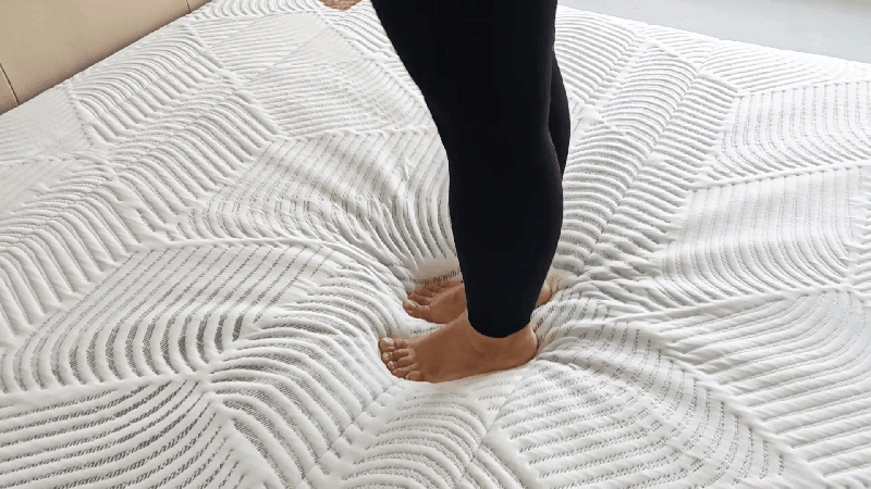 好睡眠需要这个好床垫8H小金刚超大口径护脊弹簧乳胶床垫(图3)