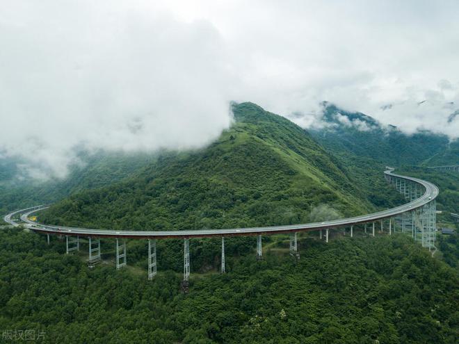 中国最逆天的9条天路你去过哪条？(图13)
