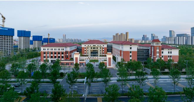 港务区没有“名校光环”的小区靠什么保卫房价？(图2)