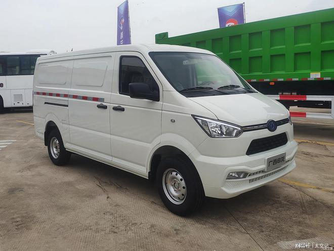 申龙汽车-申龙V6：纯电驱动的绿色出行新选择(图1)