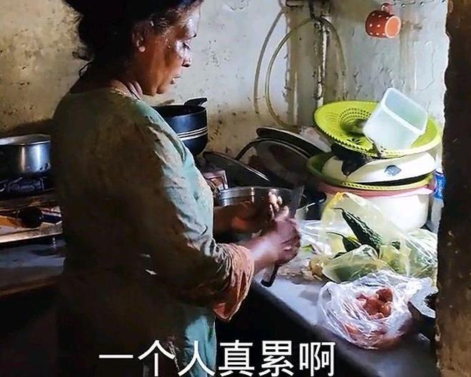 小李的巴基斯坦妻子买买买回国机票都要靠中国婆婆资助(图2)