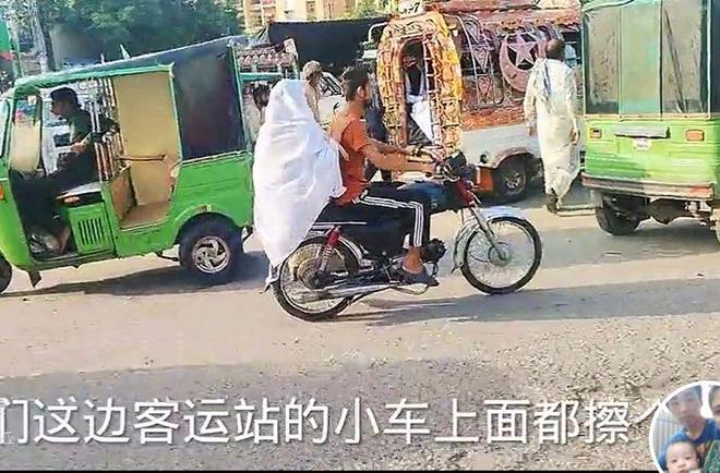 小李的巴基斯坦妻子买买买回国机票都要靠中国婆婆资助(图5)