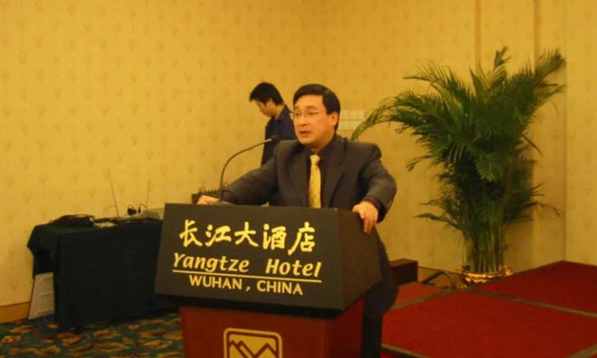 从中国汽车希望之星到涉嫌违纪违法回顾刘卫东跌宕人生轨迹(图1)