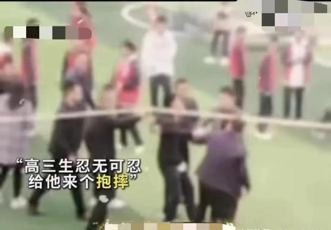 烧饼惹祸后续：高中生暴揍校长后自主退学副校长表情耐人寻味(图4)