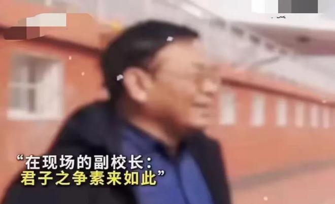烧饼惹祸后续：高中生暴揍校长后自主退学副校长表情耐人寻味(图7)