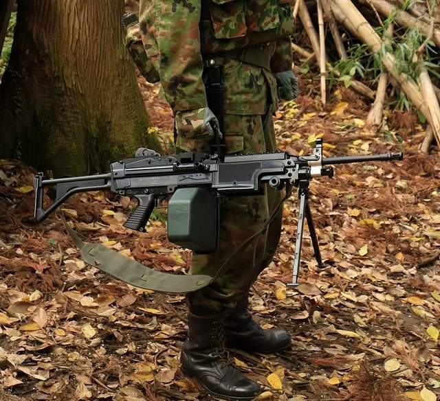 最离奇的死法？日本自卫队员被机枪砸中胸口当场死亡！(图11)