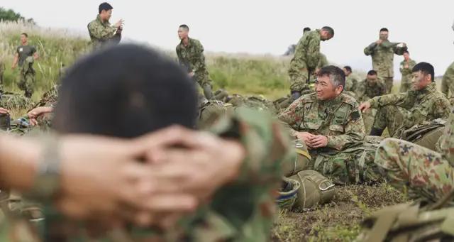 最离奇的死法？日本自卫队员被机枪砸中胸口当场死亡！(图27)