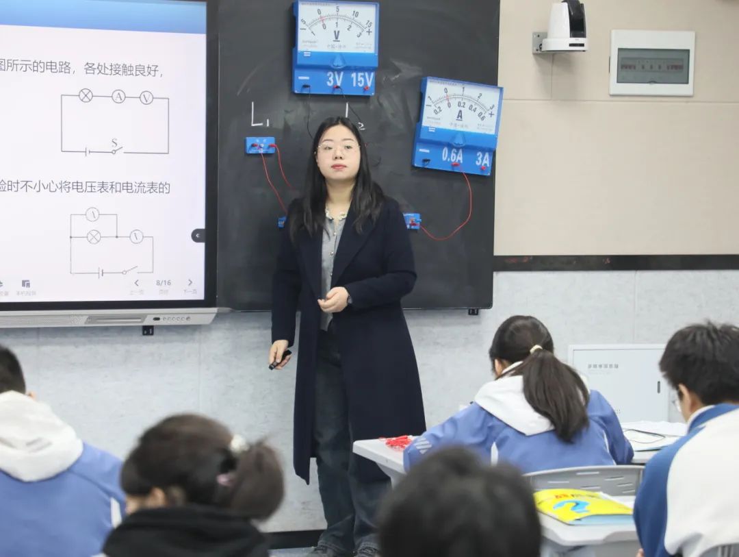 西安市航天城第三初级中学举行新教师成长汇报课(图1)