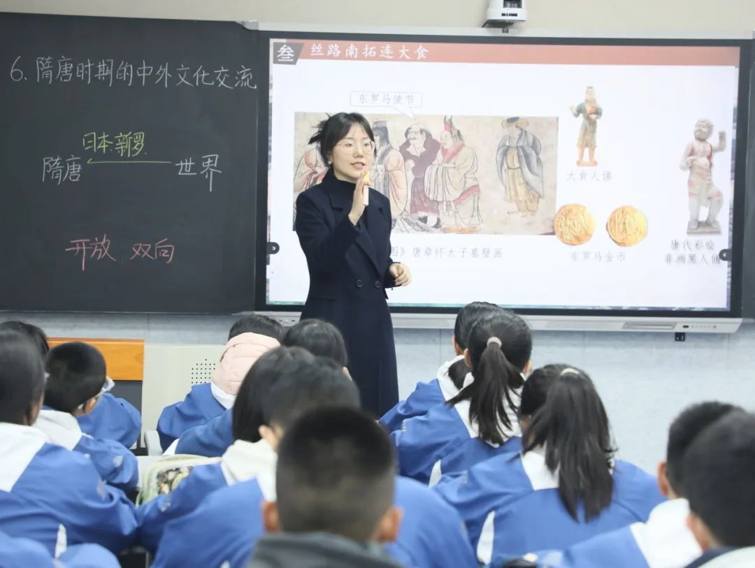 西安市航天城第三初级中学举行新教师成长汇报课(图9)