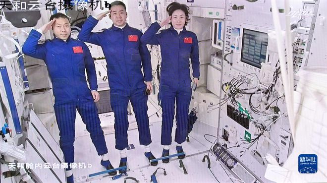 想在太空称体重总“飘”着咋办呢？航天员有个“好帮手”(图3)