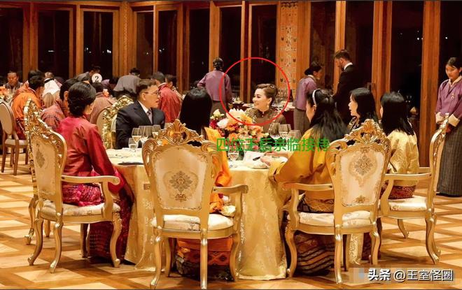 泰王夫妇不丹晚宴好隆重！4位王母亲临接待王后肩戴天鹅成亮点(图14)