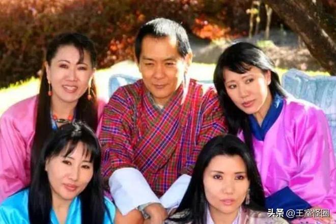 泰王夫妇不丹晚宴好隆重！4位王母亲临接待王后肩戴天鹅成亮点(图6)