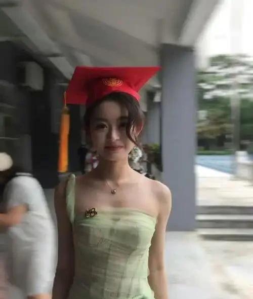不到72小时黄杨钿甜再迎3个噩耗网友：这下麻烦更大了(图6)