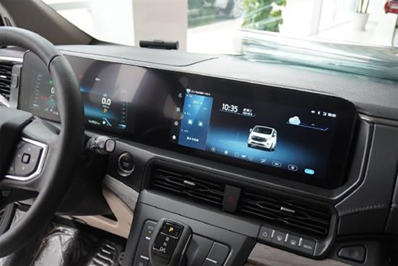 同为美系头部品牌的MPV为何福特途睿欧销量不及别克GL8的零头？(图7)