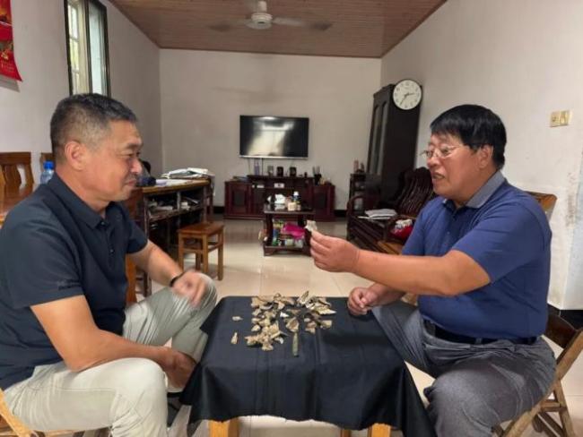 67块坠机残片见证81年飞虎情谊跨国友谊的实物佐证(图1)