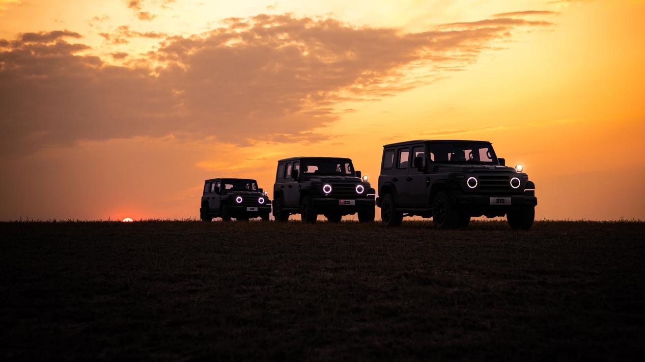 陆付军跟北汽制造都不想只做“工具车”212和锐胜能行?(图1)