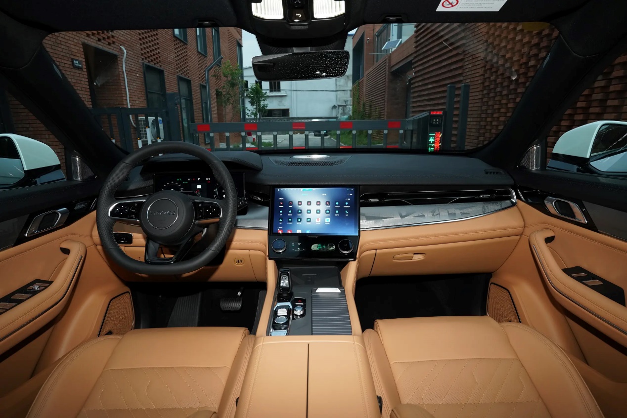 顾家又能越野的大五座SUV20万级领克09四驱运动版都能满足？(图6)