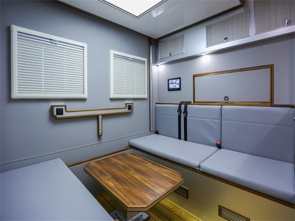 25款奔驰乌尼莫克U4023四驱顶级越野房车现车销售(图7)