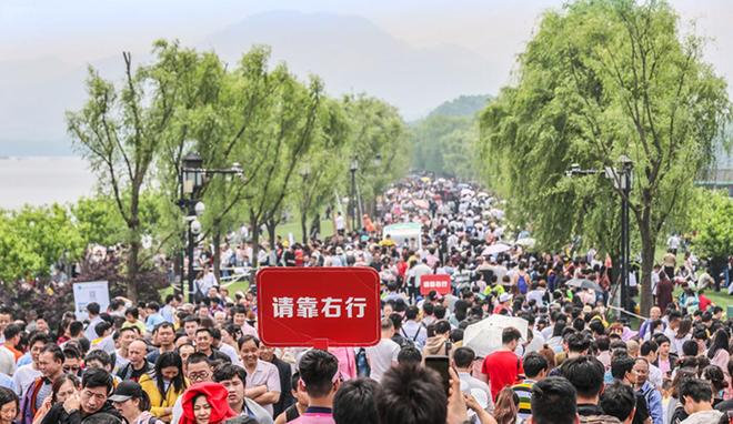 “聪明人”特别多!买短乘长超员报警逼停高铁高速堵车和旅游高峰统统提前!多地突降大雪有人困在囧途!(图9)