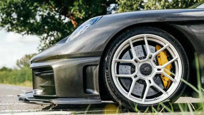 RMLGTHypercar：合法上路的907匹911TurboS极限压榨(图11)