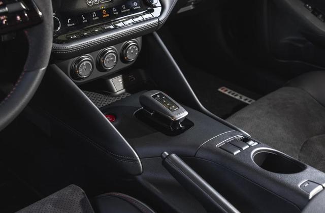 日产ZNismo引入国内海外评价一般?2009年的老平台(图7)