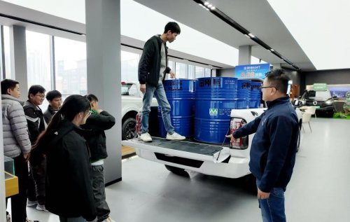 10万元级自动挡皮卡金刚炮上市即热销凭“三好”实力成创富神器(图1)