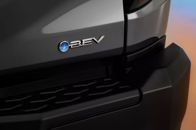 丰田发布全新Hilux外观升级还有双电机纯电版可选酷乐汽车(图6)