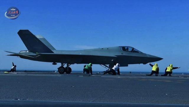 局座张召忠被福建舰忽悠了还是它用福建舰彻底忽悠了美国？(图5)