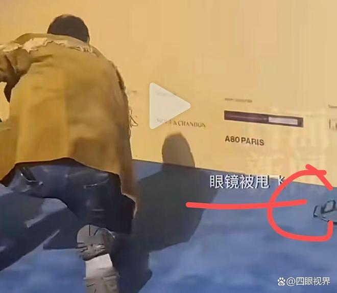 任达华70岁摔跤翻滚两圈后丝滑起身!网友炸锅:这身手装了弹簧吗(图2)