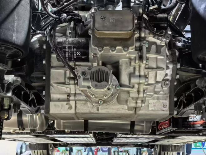 满载百公里氢耗71kg 来自“未来”的海珀特H49牵引车(图4)