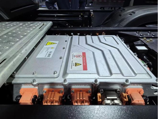 满载百公里氢耗71kg 来自“未来”的海珀特H49牵引车(图5)