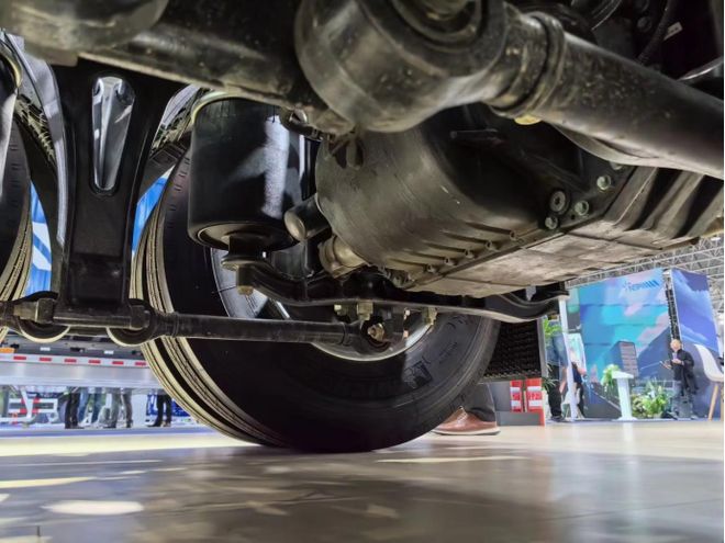 满载百公里氢耗71kg 来自“未来”的海珀特H49牵引车(图6)