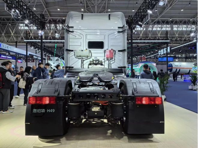 满载百公里氢耗71kg 来自“未来”的海珀特H49牵引车(图13)