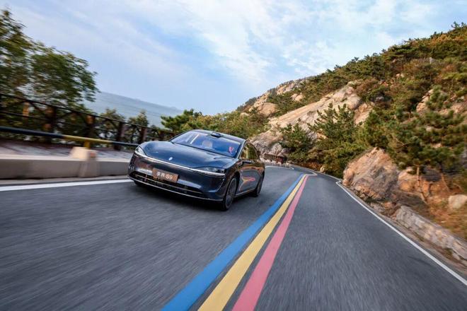 大呼过瘾的科技感知才是新时代豪华 30万级坐拥新款享界S9(图4)