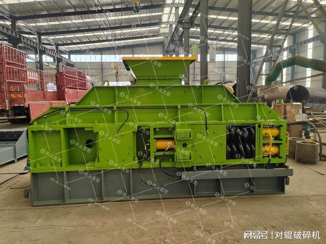 小型砂石加工线为何弹簧对辊破碎机备受推荐(图3)