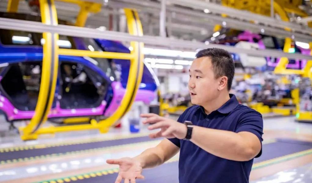 问界下线万辆!第一次上桌的赛力斯老板张兴海(图4)