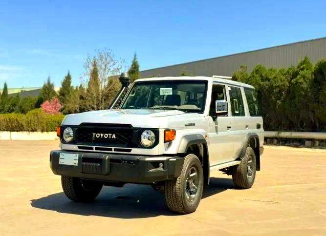 平行进口25款丰田酷路泽LC76满配梅花等天津港现车来了(图2)